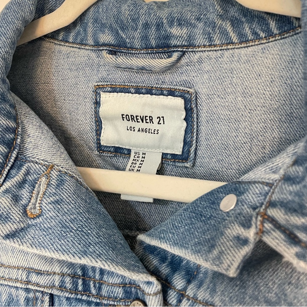 Cropped Jean Jacket - Picture 2 of 8
